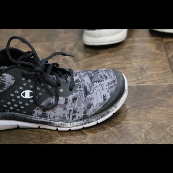 Champion sneakers - Picture 4 of 5